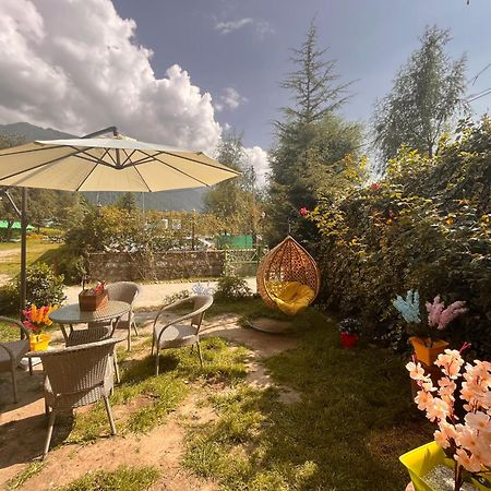 Himalayan Hill Queen Resort, Manali M98160-43400 Екстериор снимка