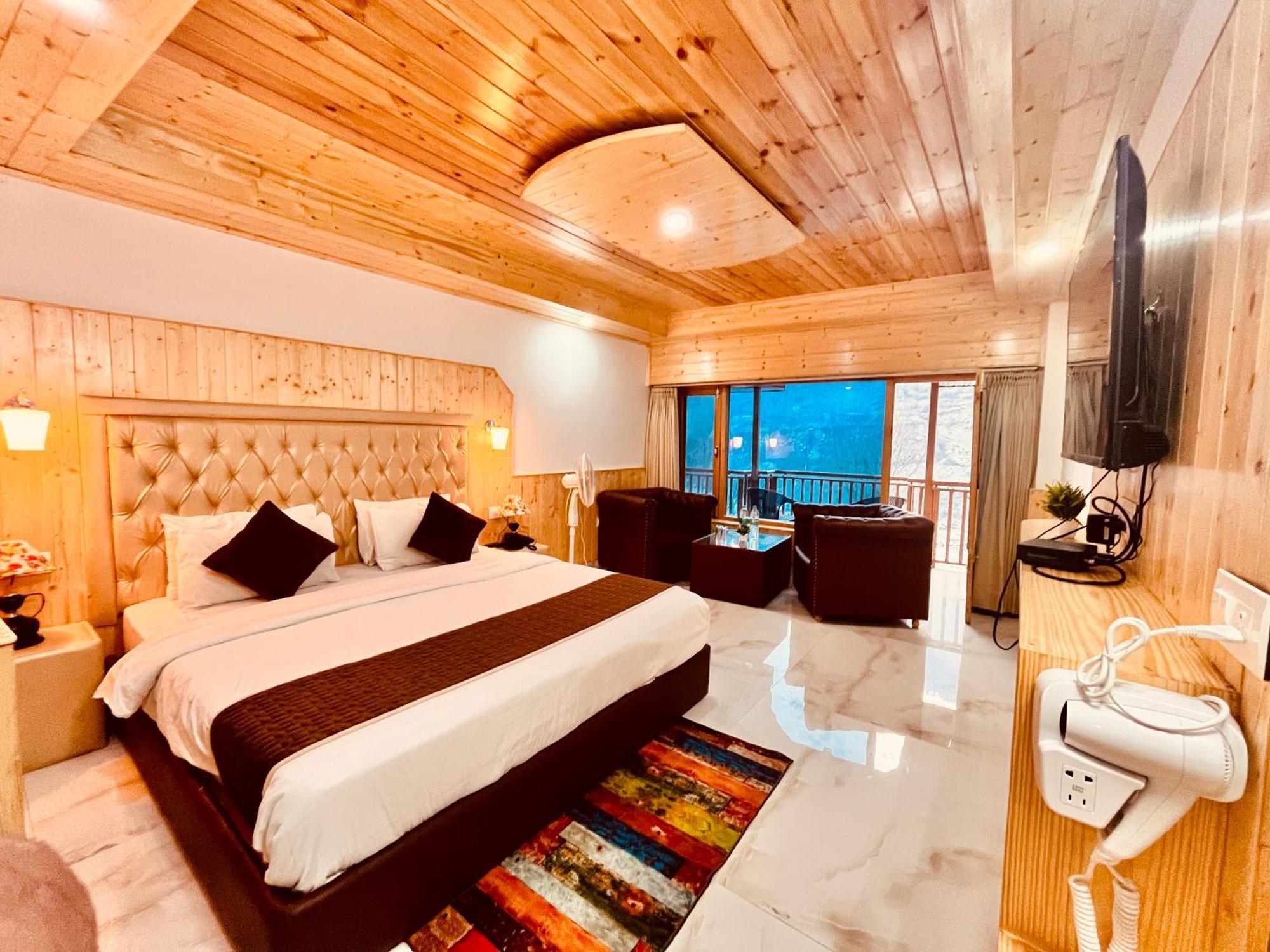 Himalayan Hill Queen Resort, Manali M98160-43400 Екстериор снимка