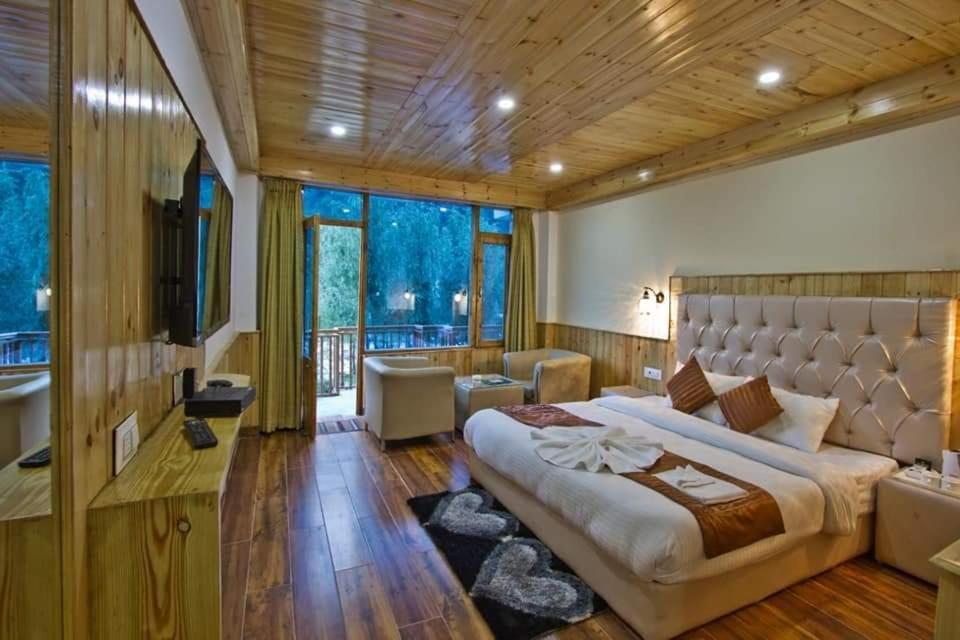 Himalayan Hill Queen Resort, Manali M98160-43400 Екстериор снимка
