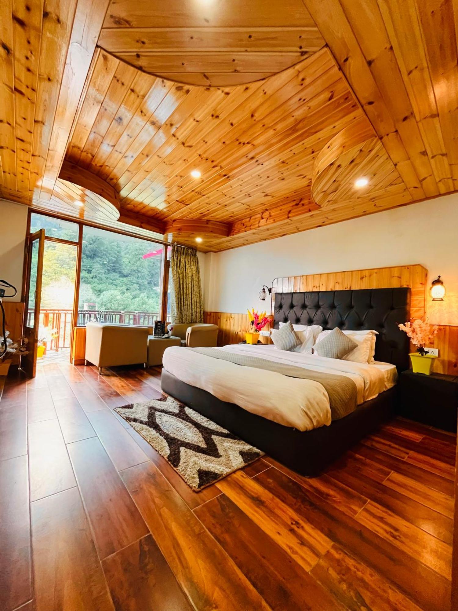 Himalayan Hill Queen Resort, Manali M98160-43400 Екстериор снимка