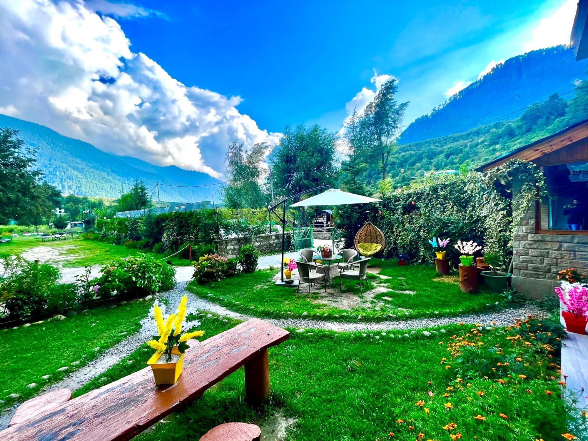 Himalayan Hill Queen Resort, Manali M98160-43400 Екстериор снимка