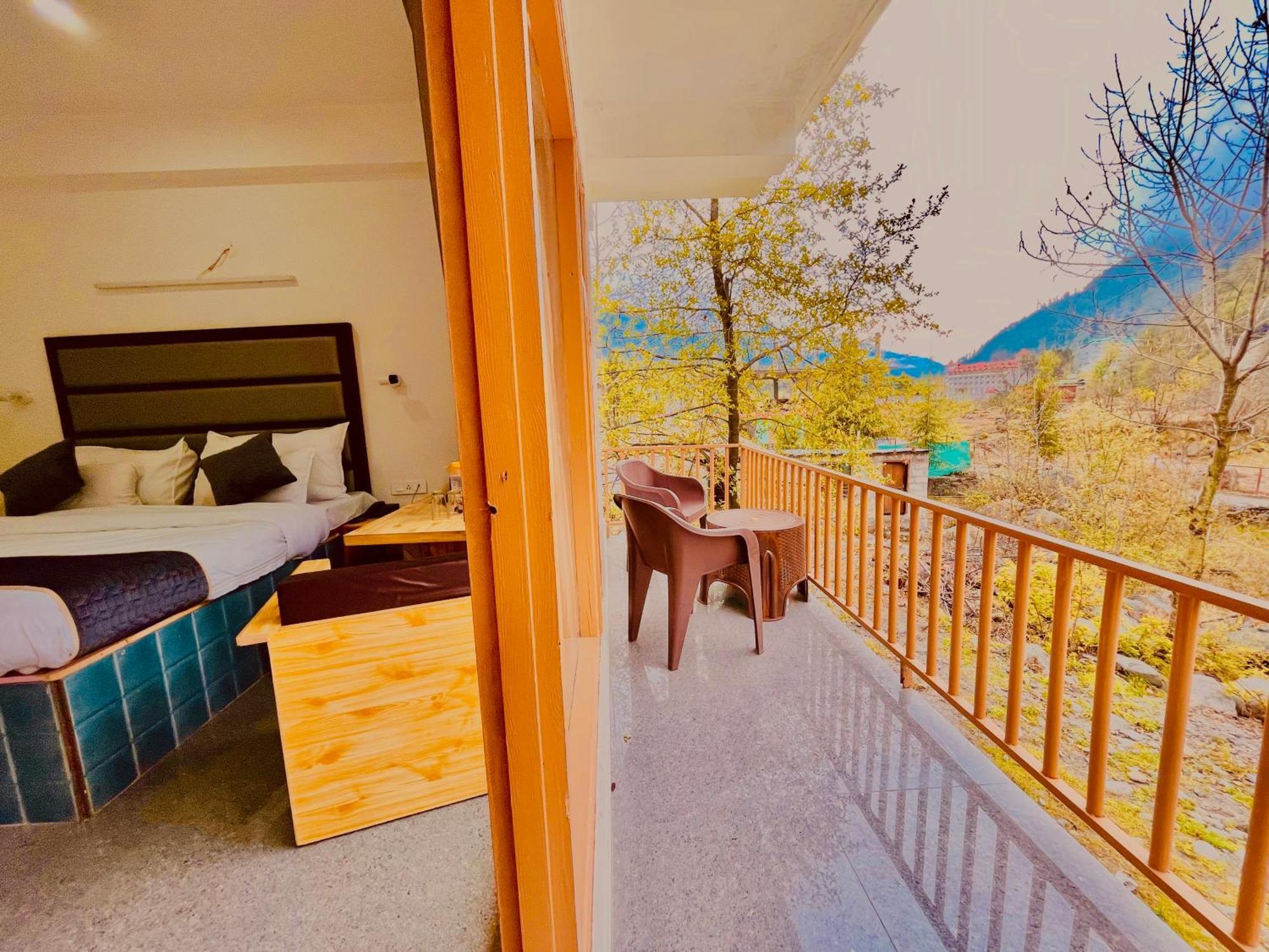 Himalayan Hill Queen Resort, Manali M98160-43400 Екстериор снимка