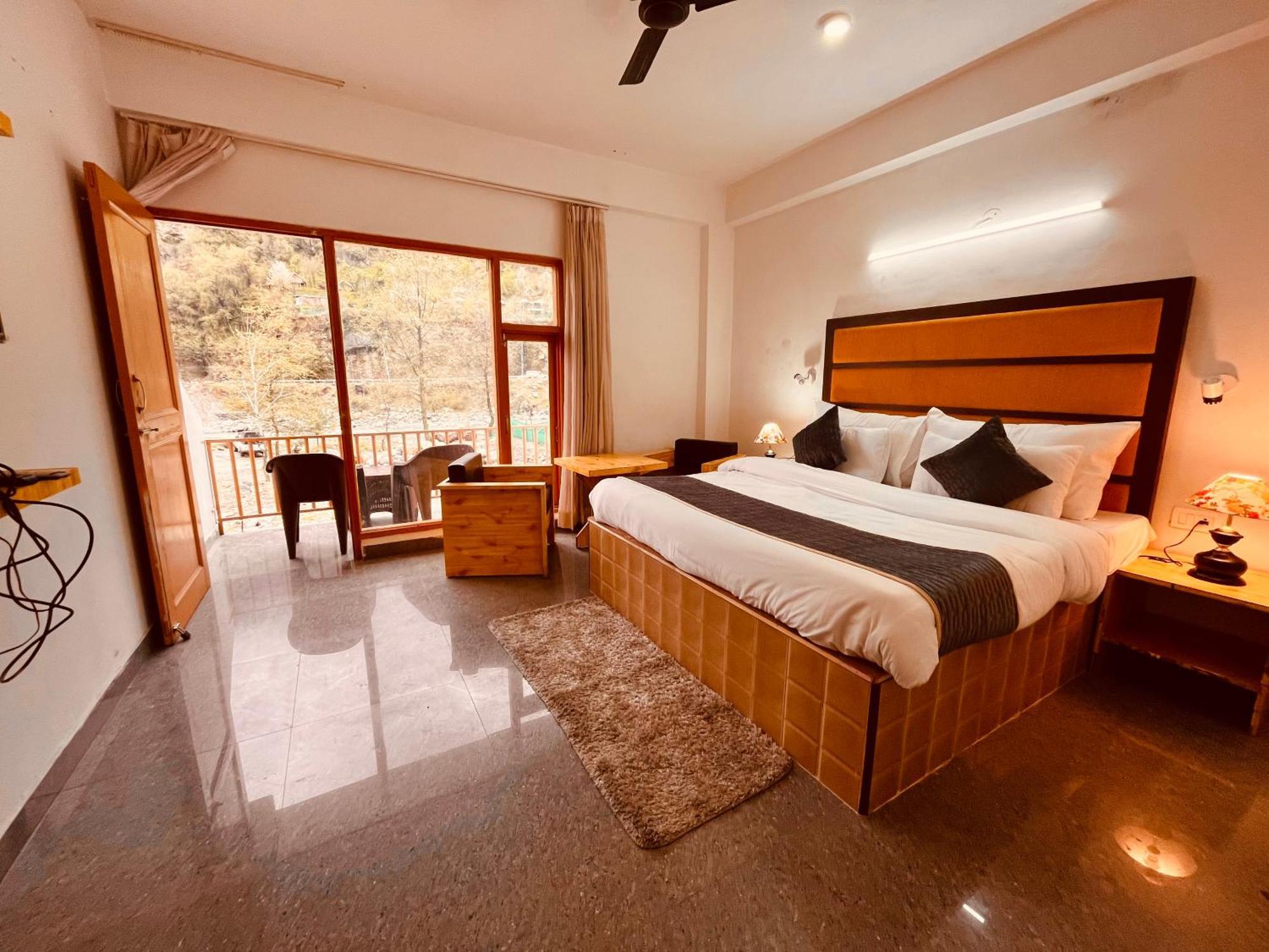 Himalayan Hill Queen Resort, Manali M98160-43400 Екстериор снимка