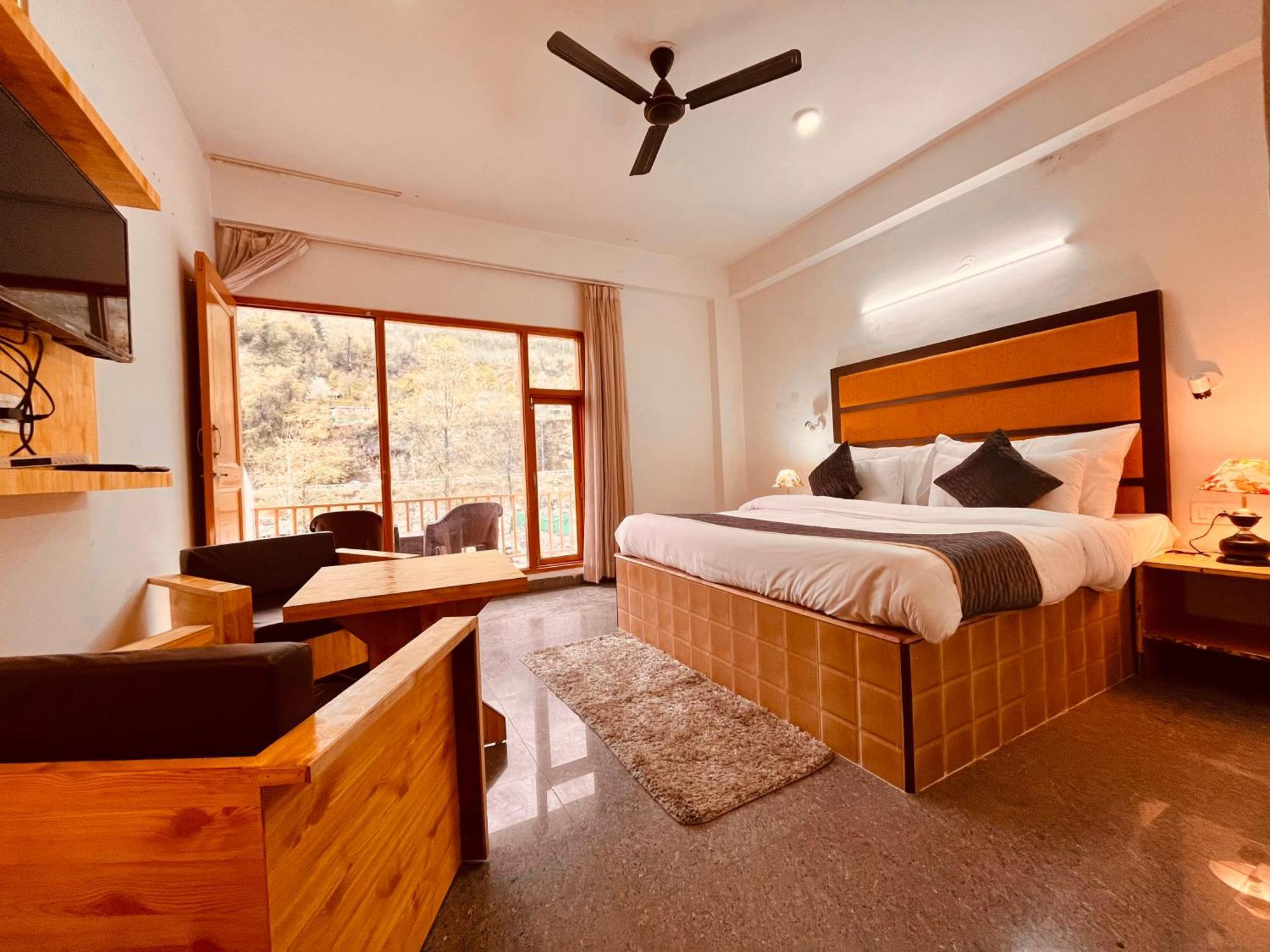 Himalayan Hill Queen Resort, Manali M98160-43400 Екстериор снимка